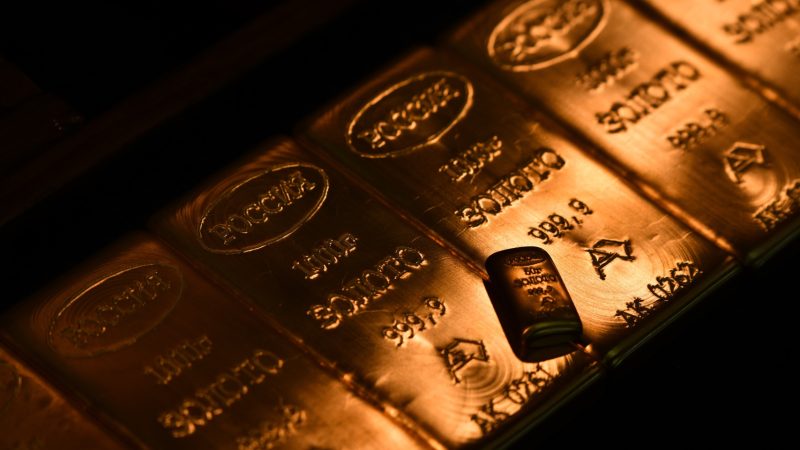 Международные резервы РФ начали сокращаться